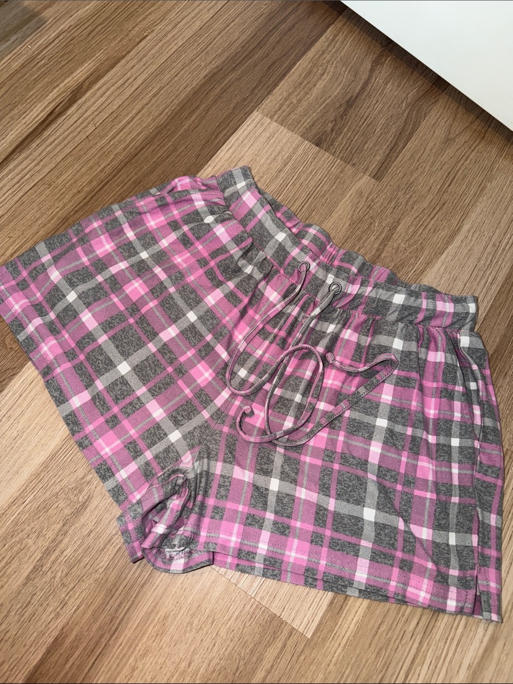 Pink & Gray Plaid Women's Lounge Shorts